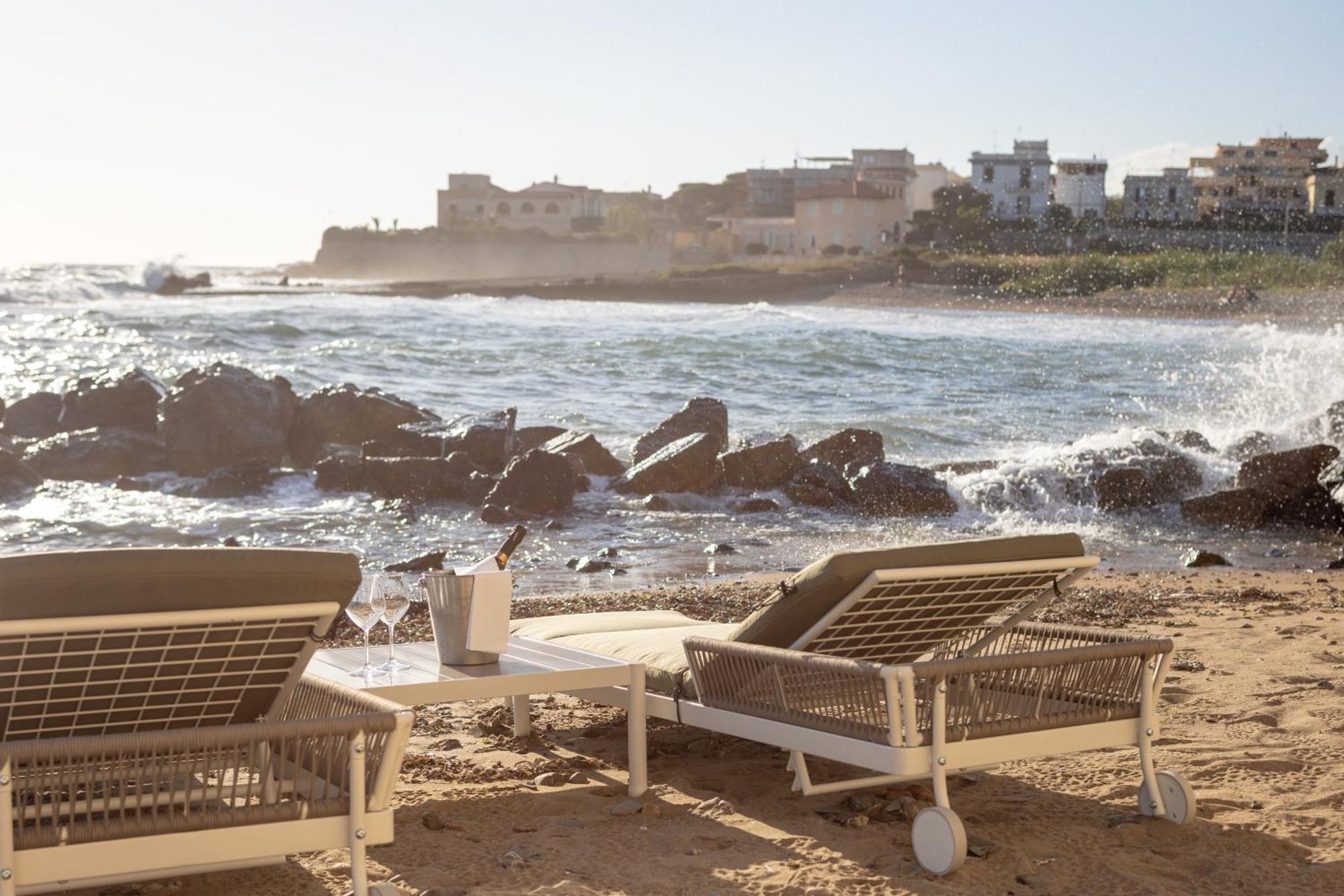 Le Suites Sul Mare Di Esterina Civitavecchia Luaran gambar