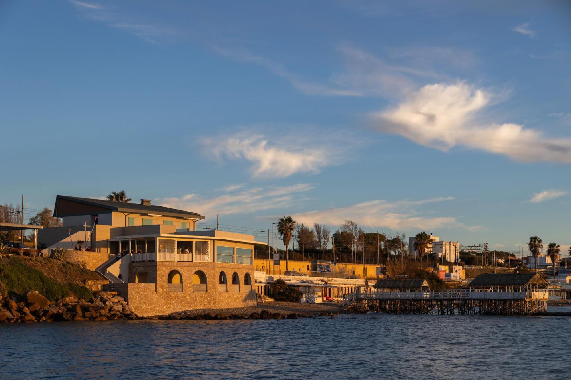 Le Suites Sul Mare Di Esterina Civitavecchia Luaran gambar