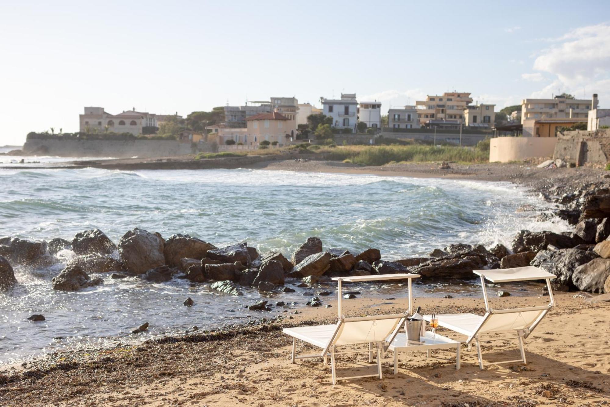 Le Suites Sul Mare Di Esterina Civitavecchia Luaran gambar
