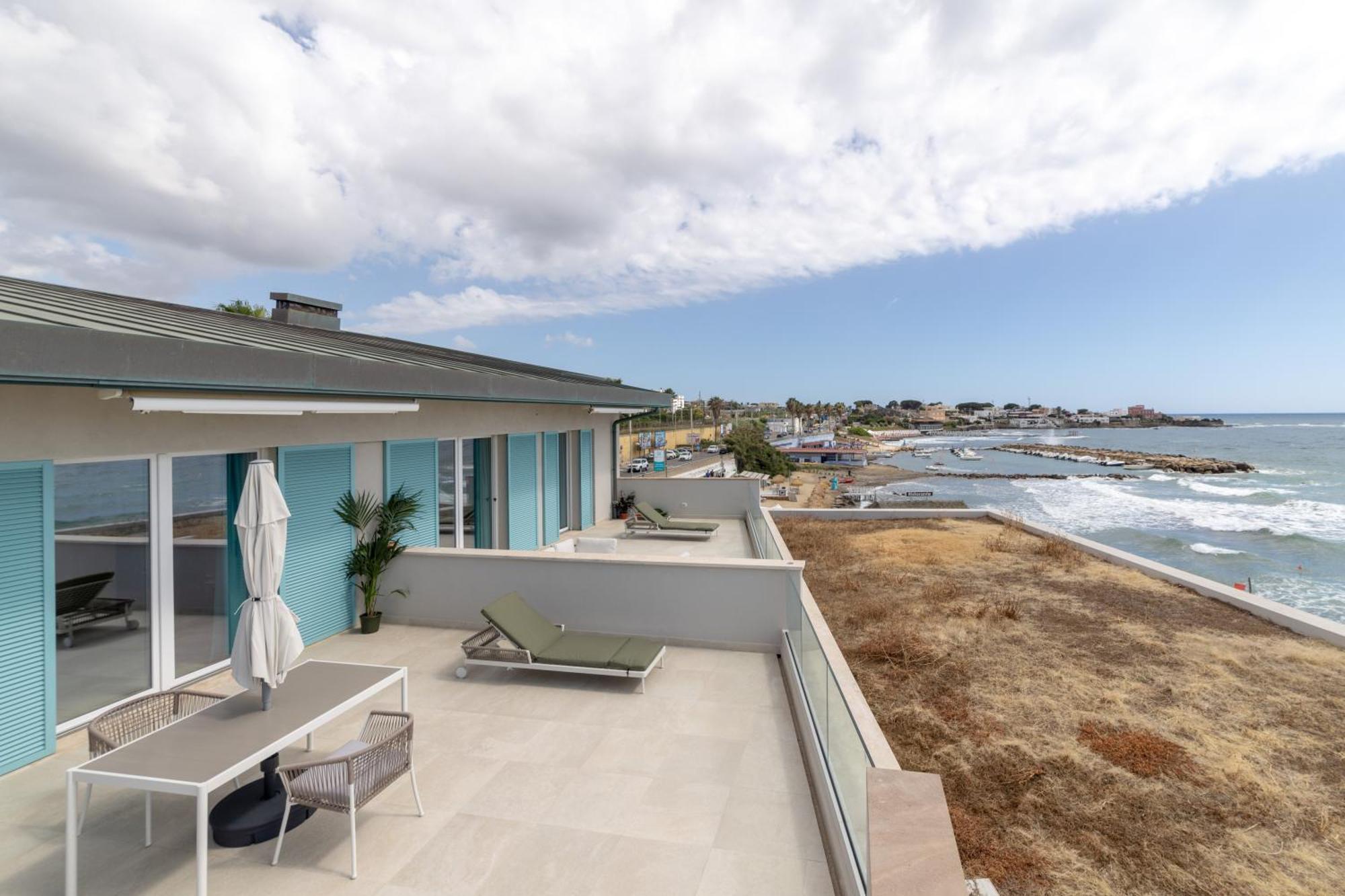 Le Suites Sul Mare Di Esterina Civitavecchia Luaran gambar
