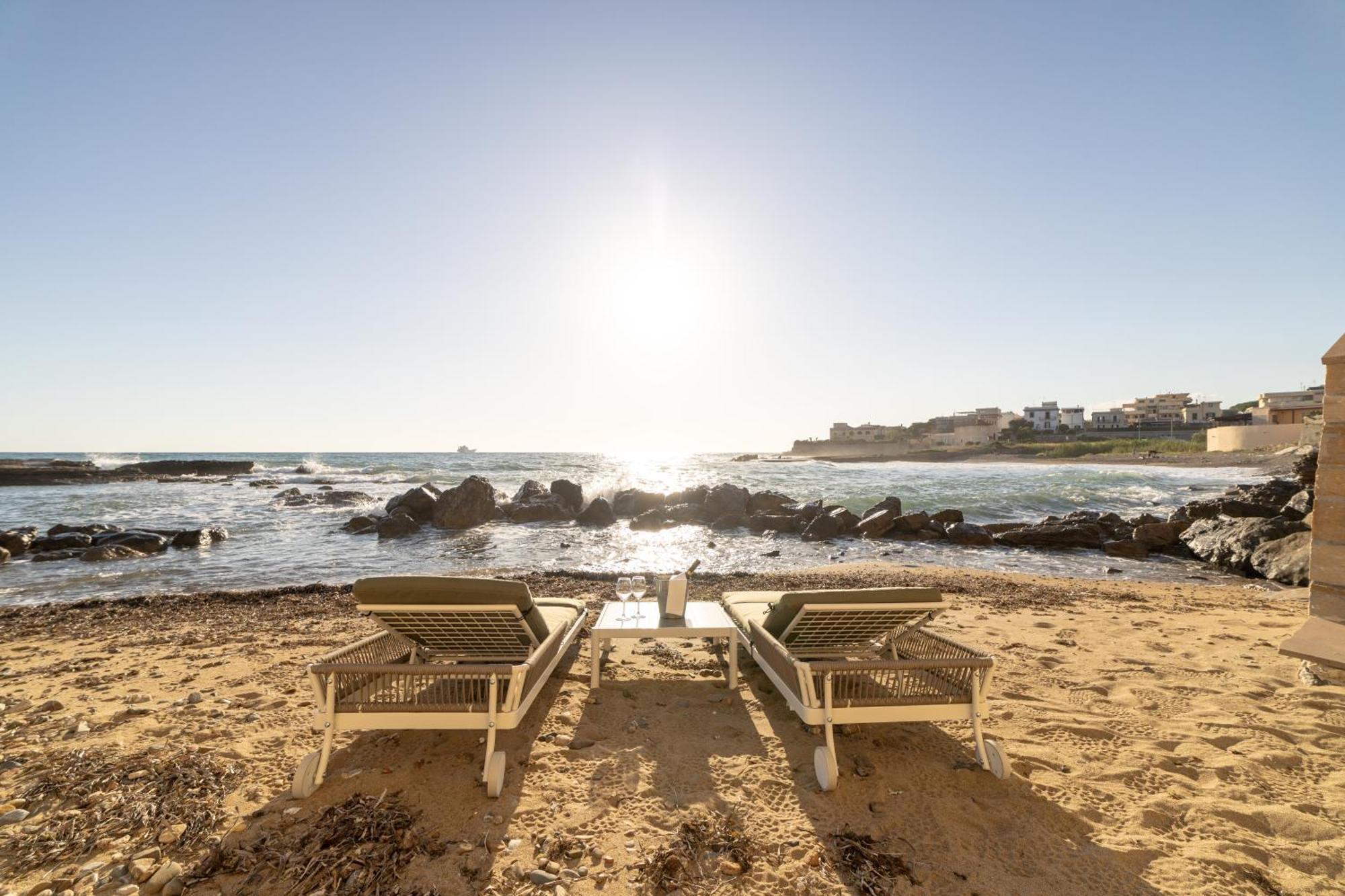 Le Suites Sul Mare Di Esterina Civitavecchia Luaran gambar